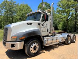 2012 Caterpillar CT660 Day Cab 6x4 5th Wheel Tractor Truck (278,688 Miles) TITLE DELAY